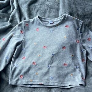 Simon’s Embroidered Gray Top